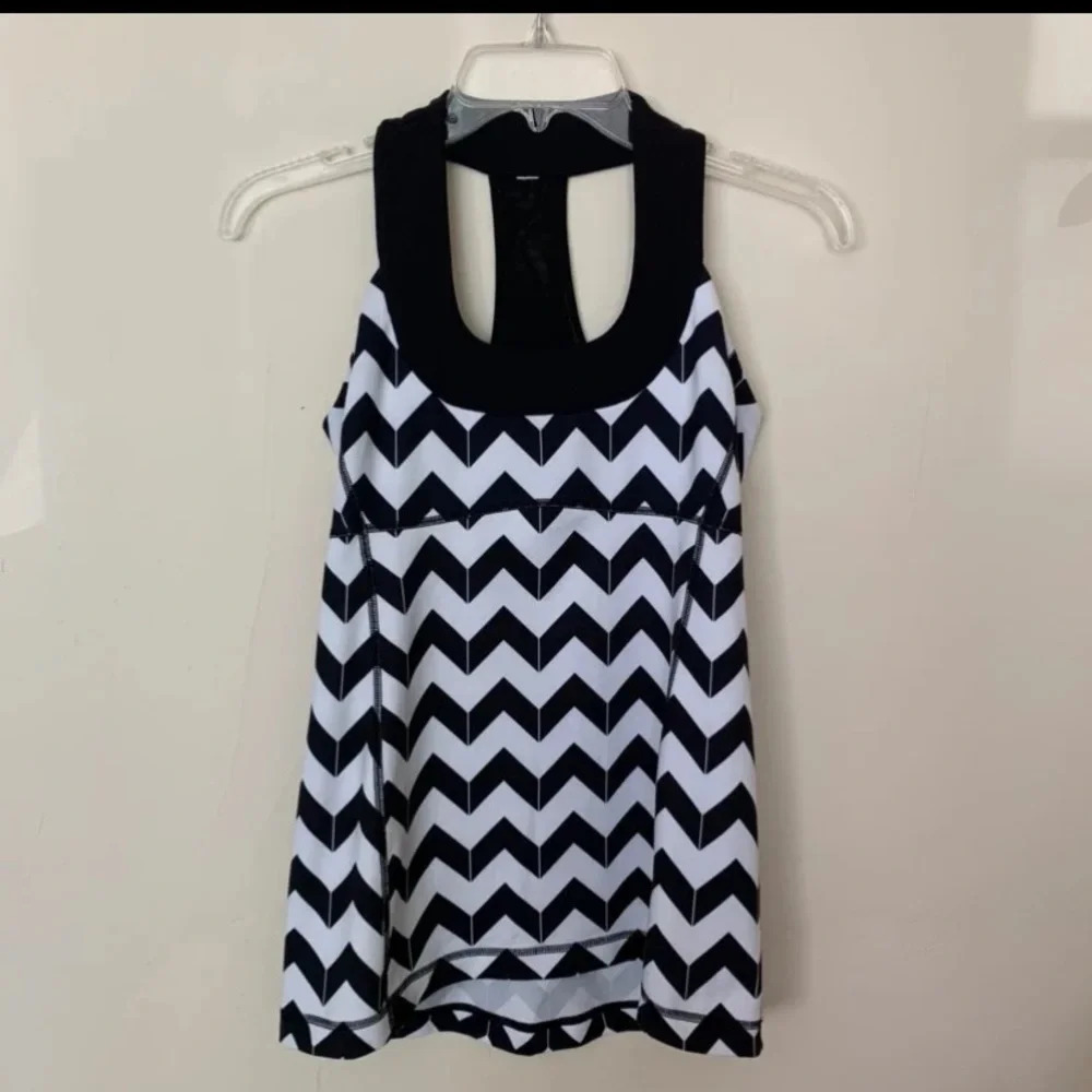Lululemon Scoop Neck Arrow Chevron Tank
